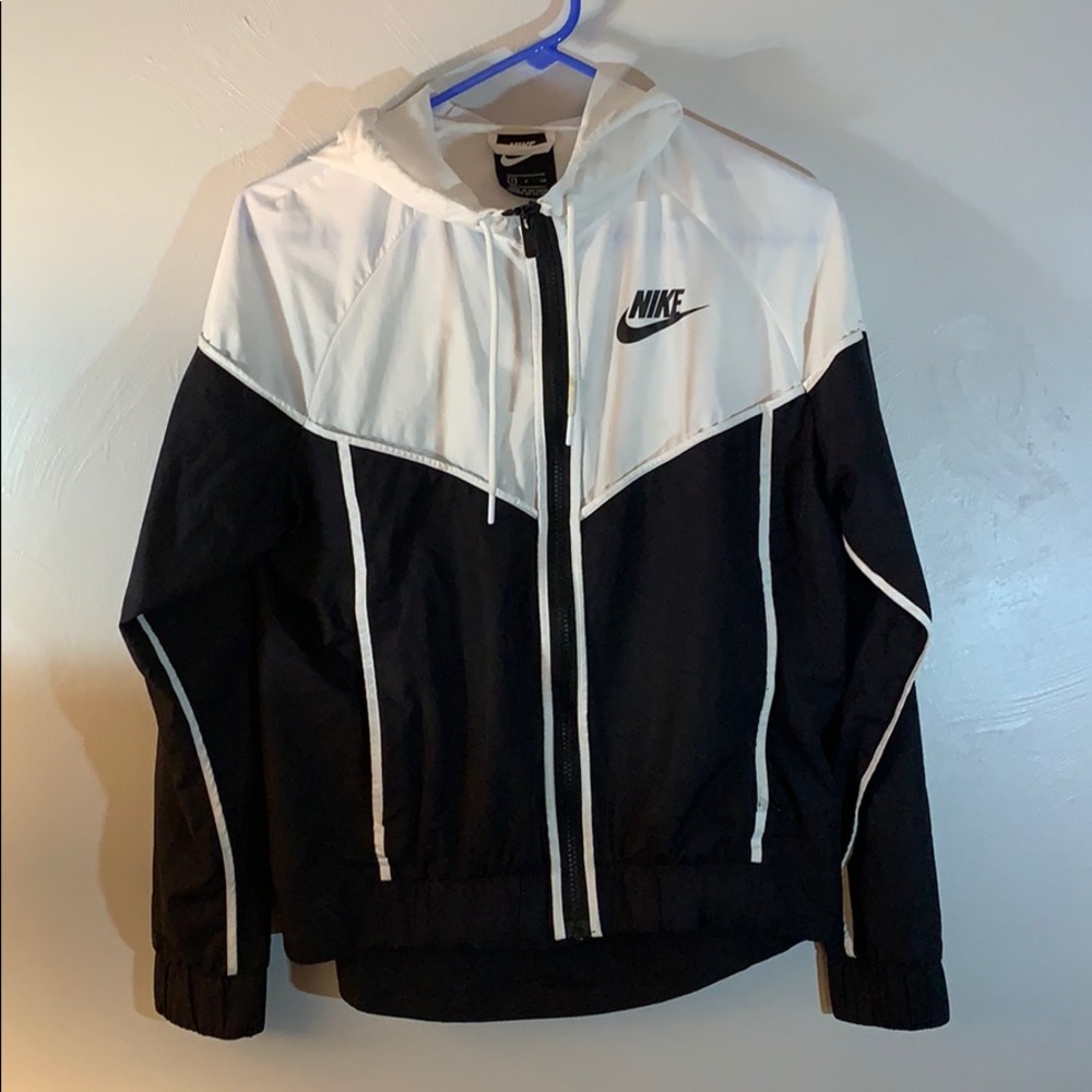 Nike - Light weight jacket w/hood